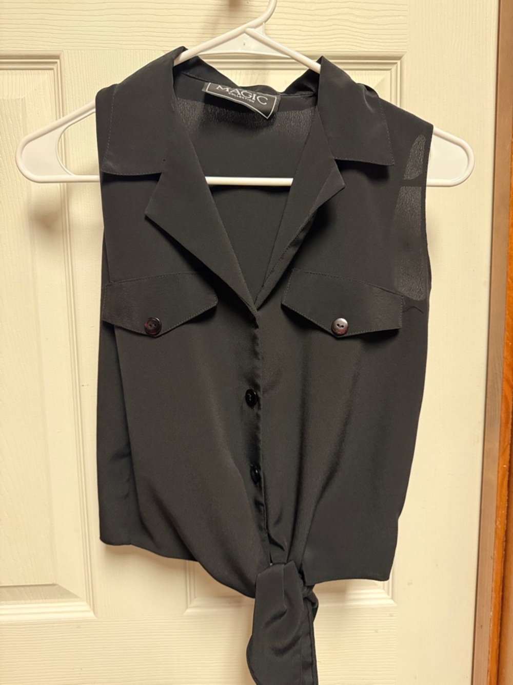 Magic Black Sleeveless Button-Front Tie Hem Shirt